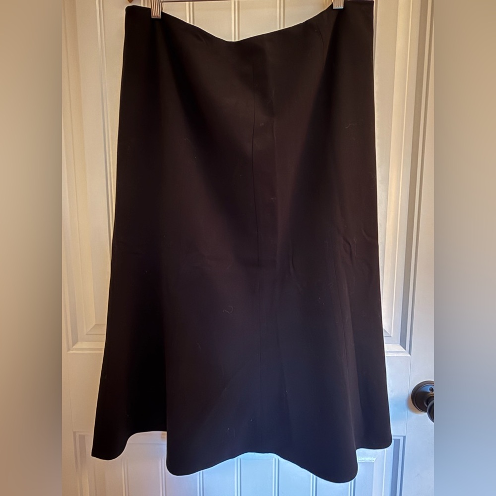 Josephine Chaus Classic Black A-Line Tulip Skirt